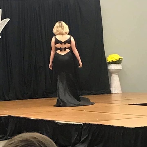 Pageant/prom - Picture 4 of 4